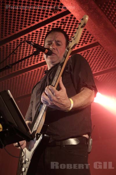 THE WEDDING PRESENT - 2016-11-05 - PARIS - Batofar - 